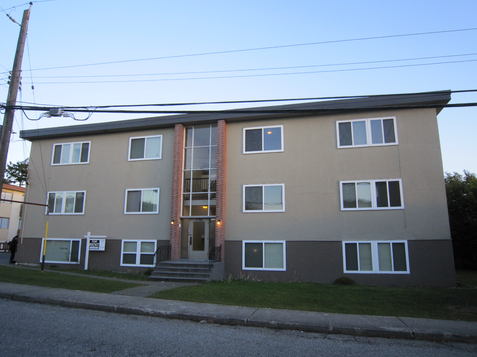 Sussex Court 6780 Sussex Avenue, Burnaby Goodman Commercial Inc.